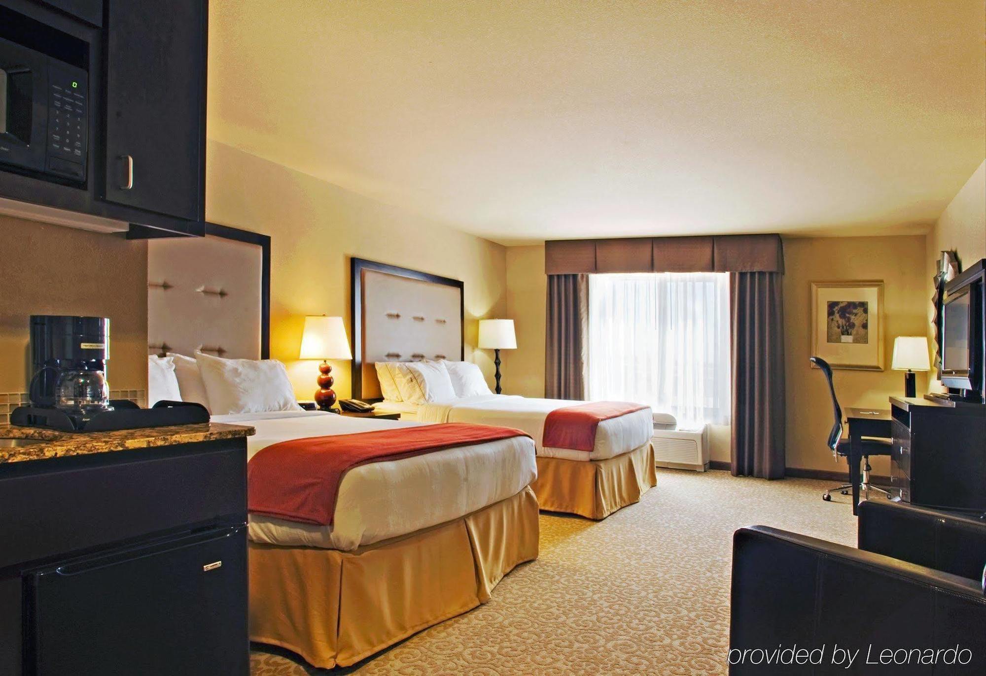 Holiday Inn Express Hotel & Suites Wichita Falls, An Ihg Hotel Exterior foto